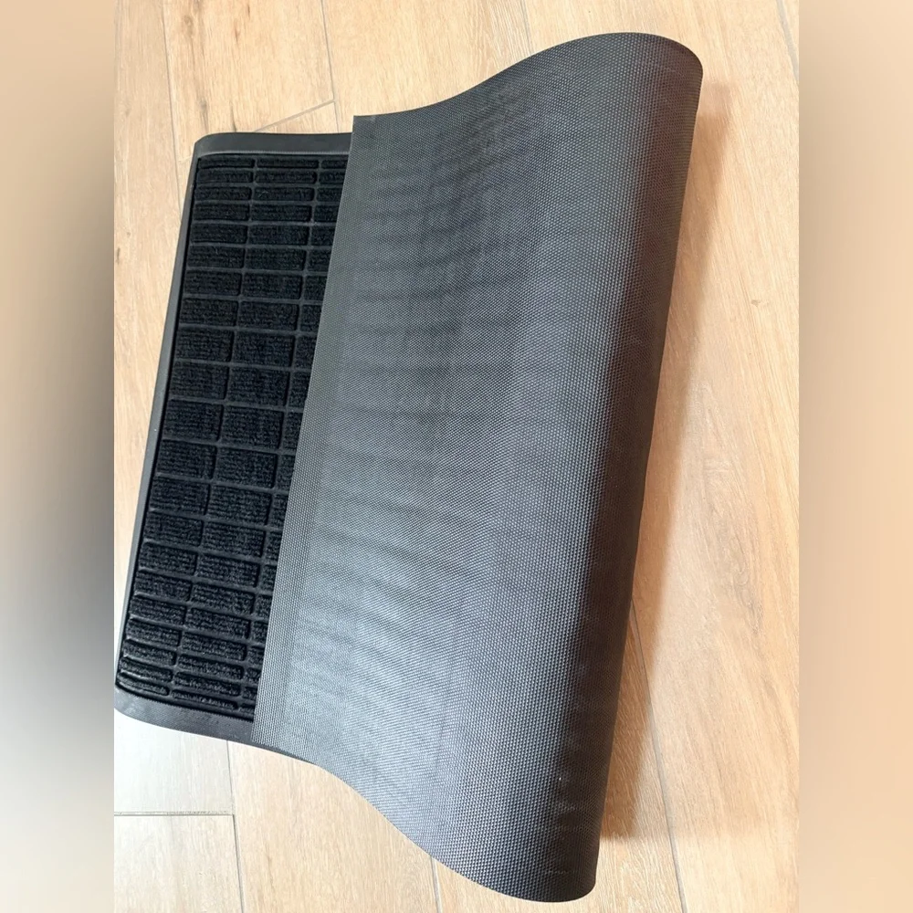 Black Outdoor Entrance Mat - Durable Home Accent